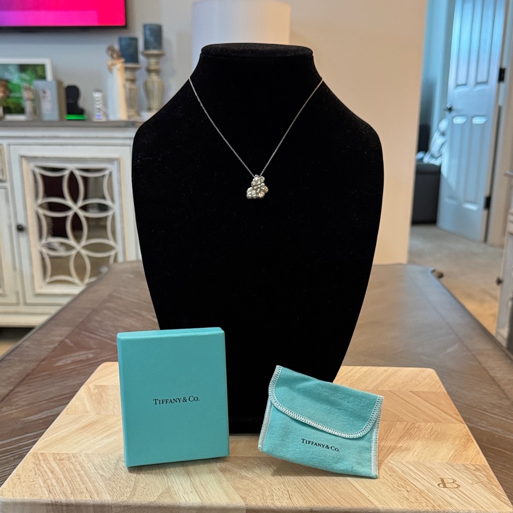 EUC Tiffany & Co. Silver Teddy Bear Necklace With Box & Dust Bag - Picture 1 of 4